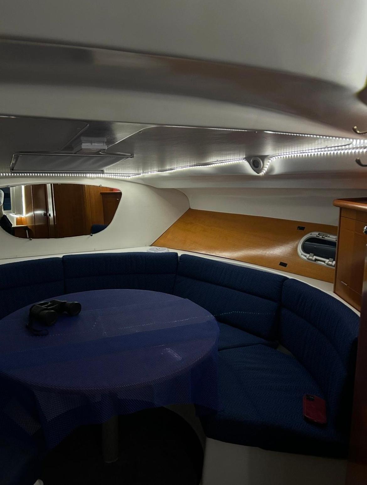 Отель An Unusual Night On A Boat Ла-Рошель Экстерьер фото